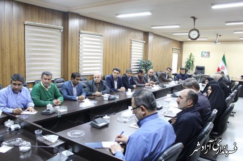 نشست صمیمی فرماندار شهرستان آزادشهر با کارکنان فرمانداری و بخشداری های تابعه